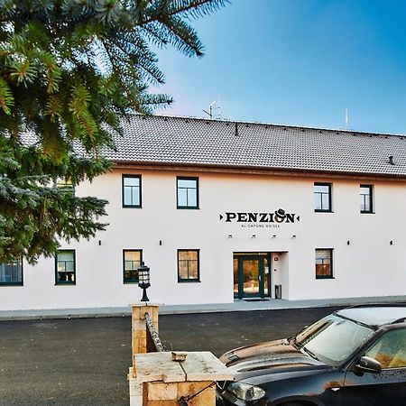 Penzion Al Capone Mníšek Mnísek pod Brdy Exterior foto